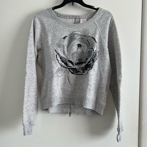Abercrombie & Fitch gray sweatshirt